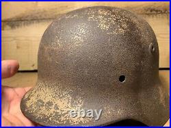 Original WW2 Camouflaged Barn Find M35 German Helmet Lots of paint
